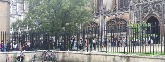queue at Kings College Chapel